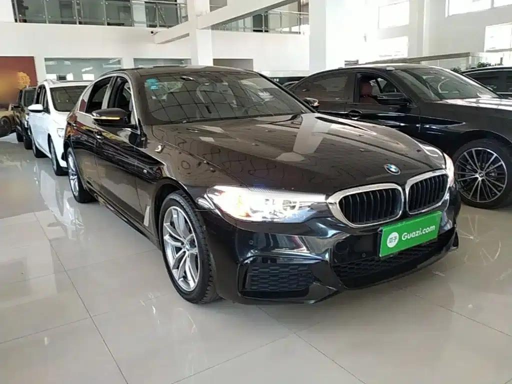 2020 BMW 5 Series 525Li M Sport Package — миниатюра 4