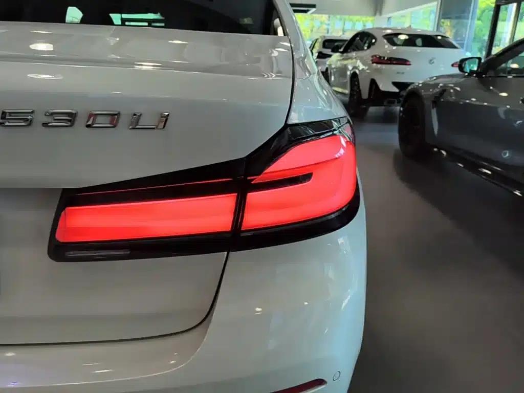 2023 BMW 5 Series 530Li Leading Luxury Package — миниатюра 8