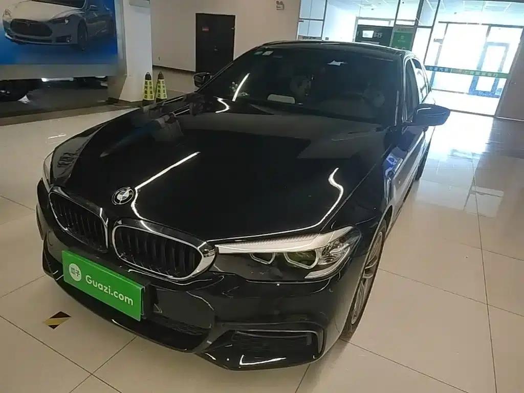2019 BMW 5 Series 525Li M Sport Package — миниатюра 1