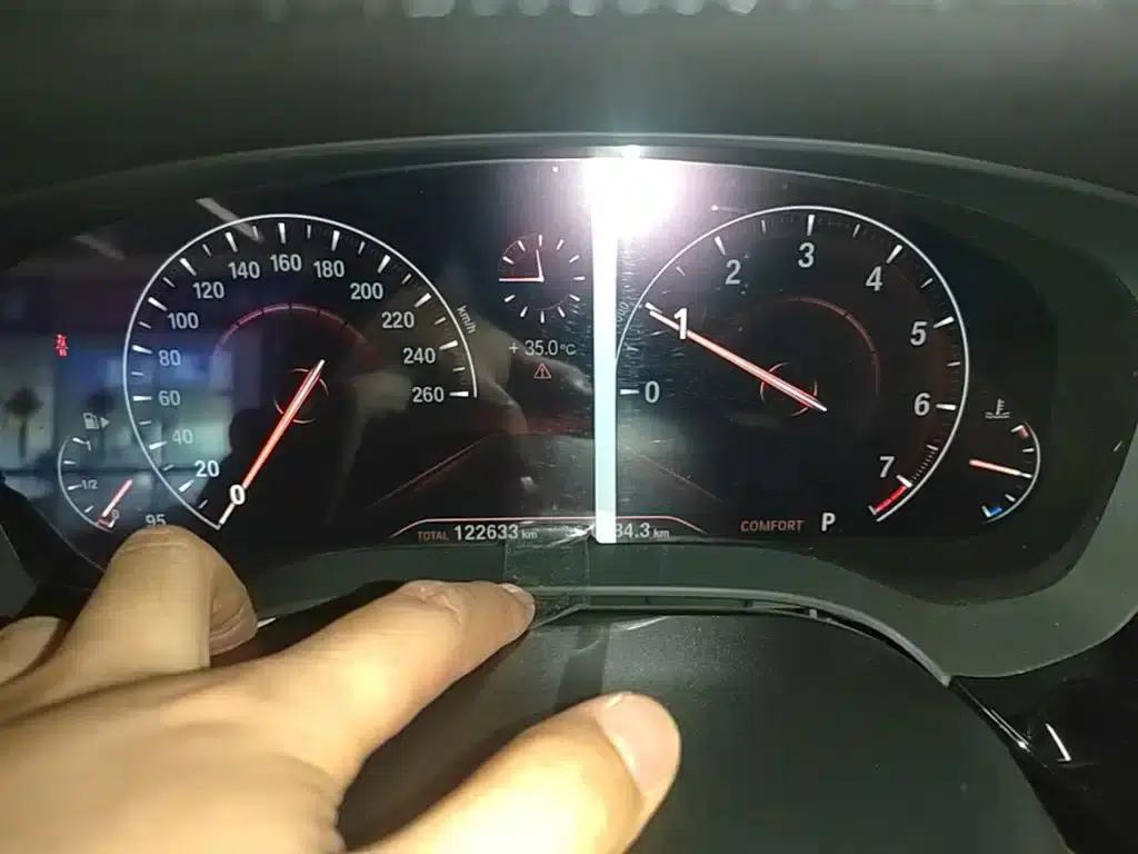 2019 BMW 5 Series 525Li M Sport Package — миниатюра 12