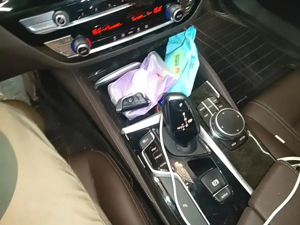 2019 BMW 5 Series 525Li M Sport Package — миниатюра 14