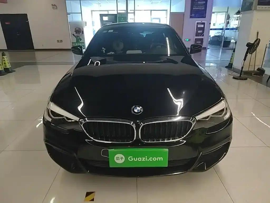 2019 BMW 5 Series 525Li M Sport Package — миниатюра 3