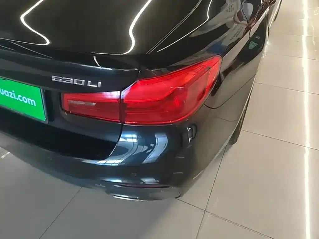 2019 BMW 5 Series 525Li M Sport Package — миниатюра 8