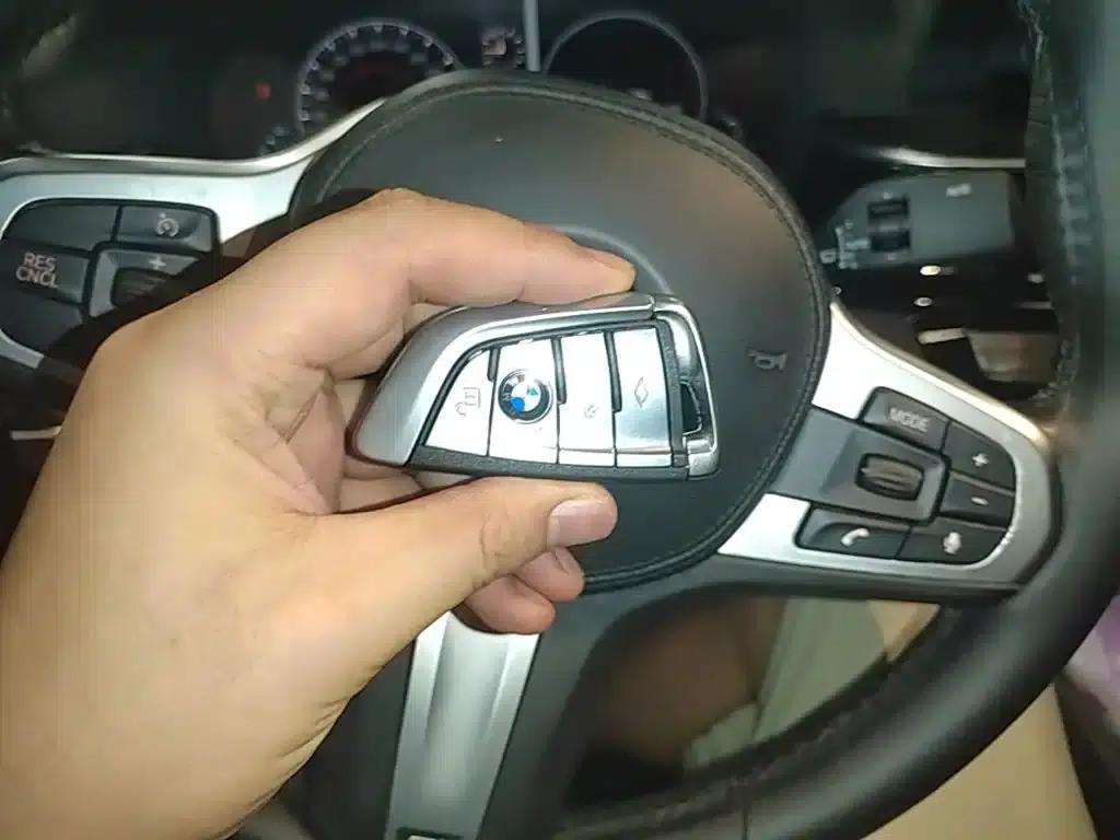 2019 BMW 5 Series 525Li M Sport Package — миниатюра 9