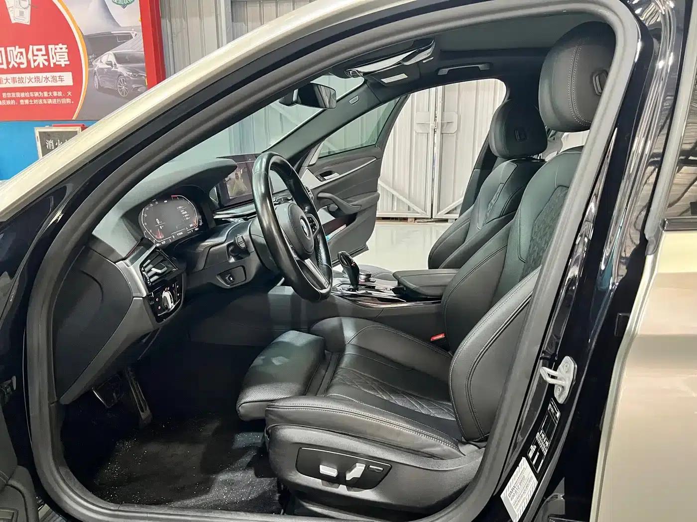 2020 BMW 5 Series Imported Model 525i M Sport Package — миниатюра 4