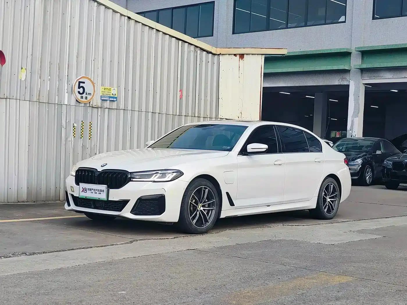 BMW 5 Series PHEV 2021 Facelift 535Le Pioneer Edition M Sport Package — миниатюра 1
