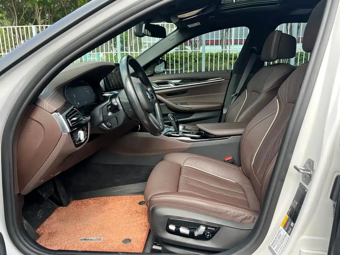 BMW 5 Series PHEV 2021 Facelift 535Le Pioneer Edition M Sport Package — миниатюра 17