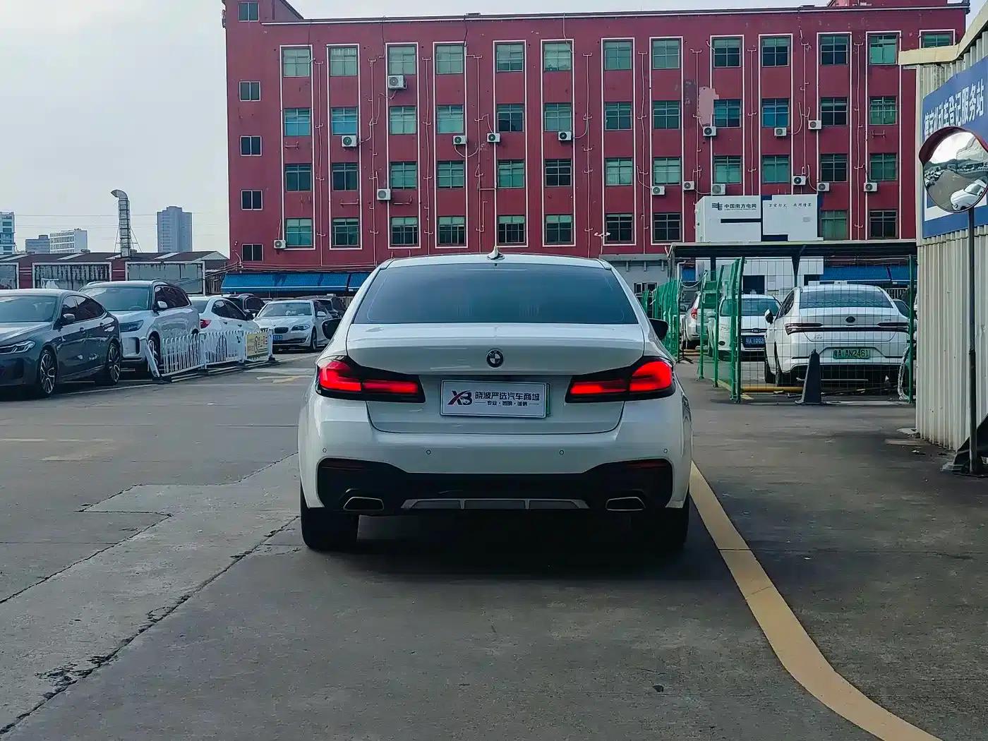 BMW 5 Series PHEV 2021 Facelift 535Le Pioneer Edition M Sport Package — миниатюра 7