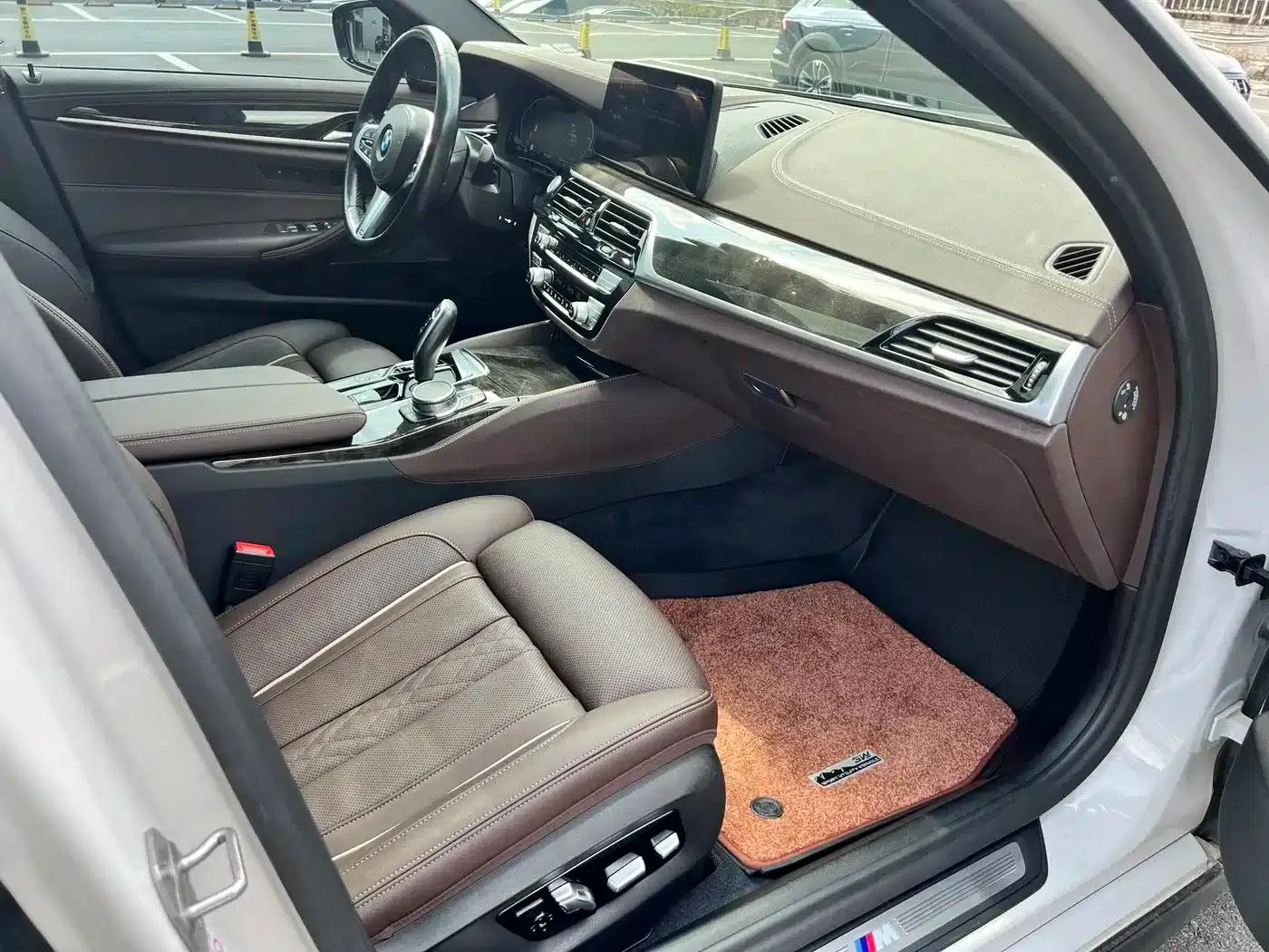 BMW 5 Series PHEV 2021 Facelift 535Le Pioneer Edition M Sport Package — миниатюра 9