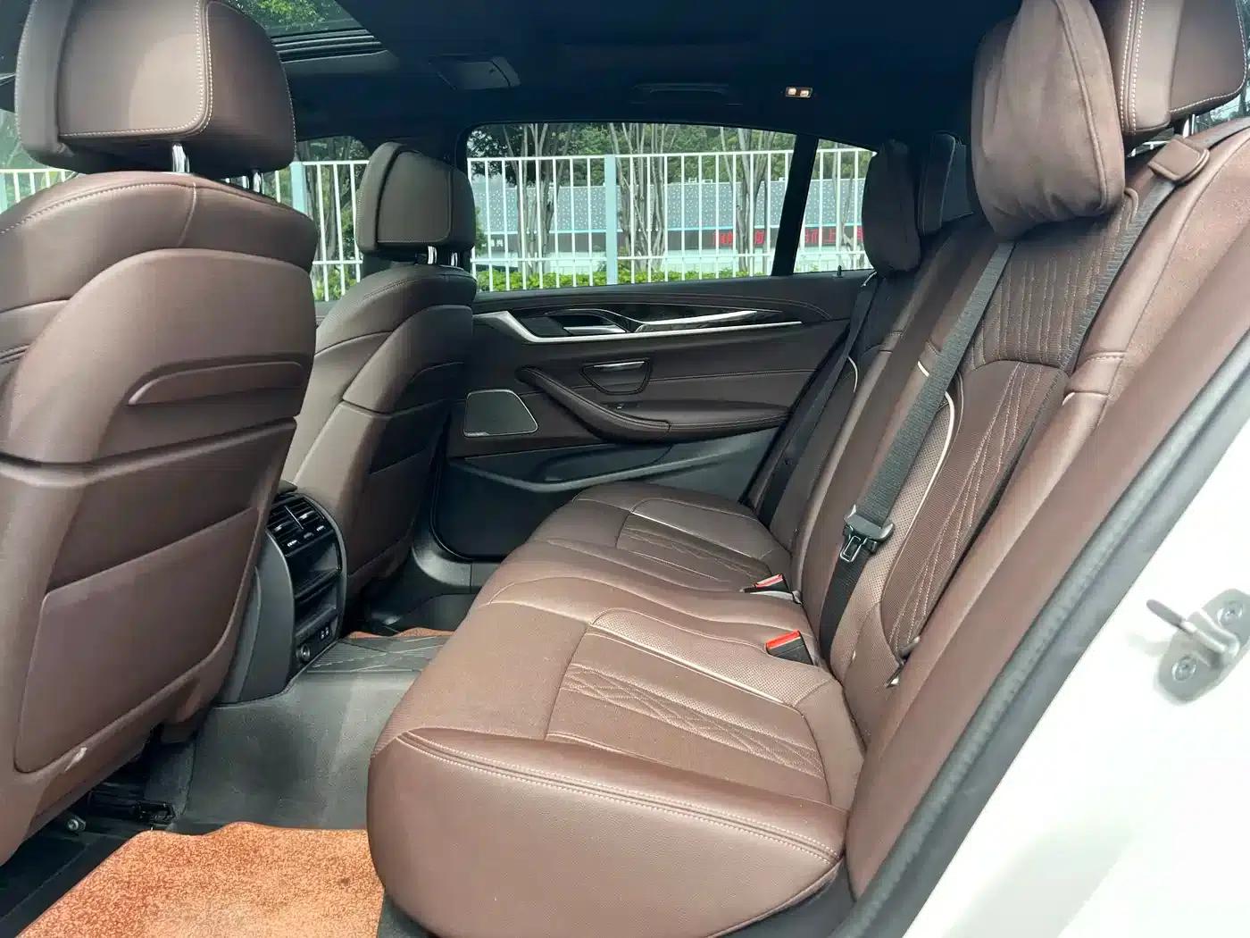 BMW 5 Series PHEV 2021 Facelift 535Le Pioneer Edition M Sport Package — миниатюра 10