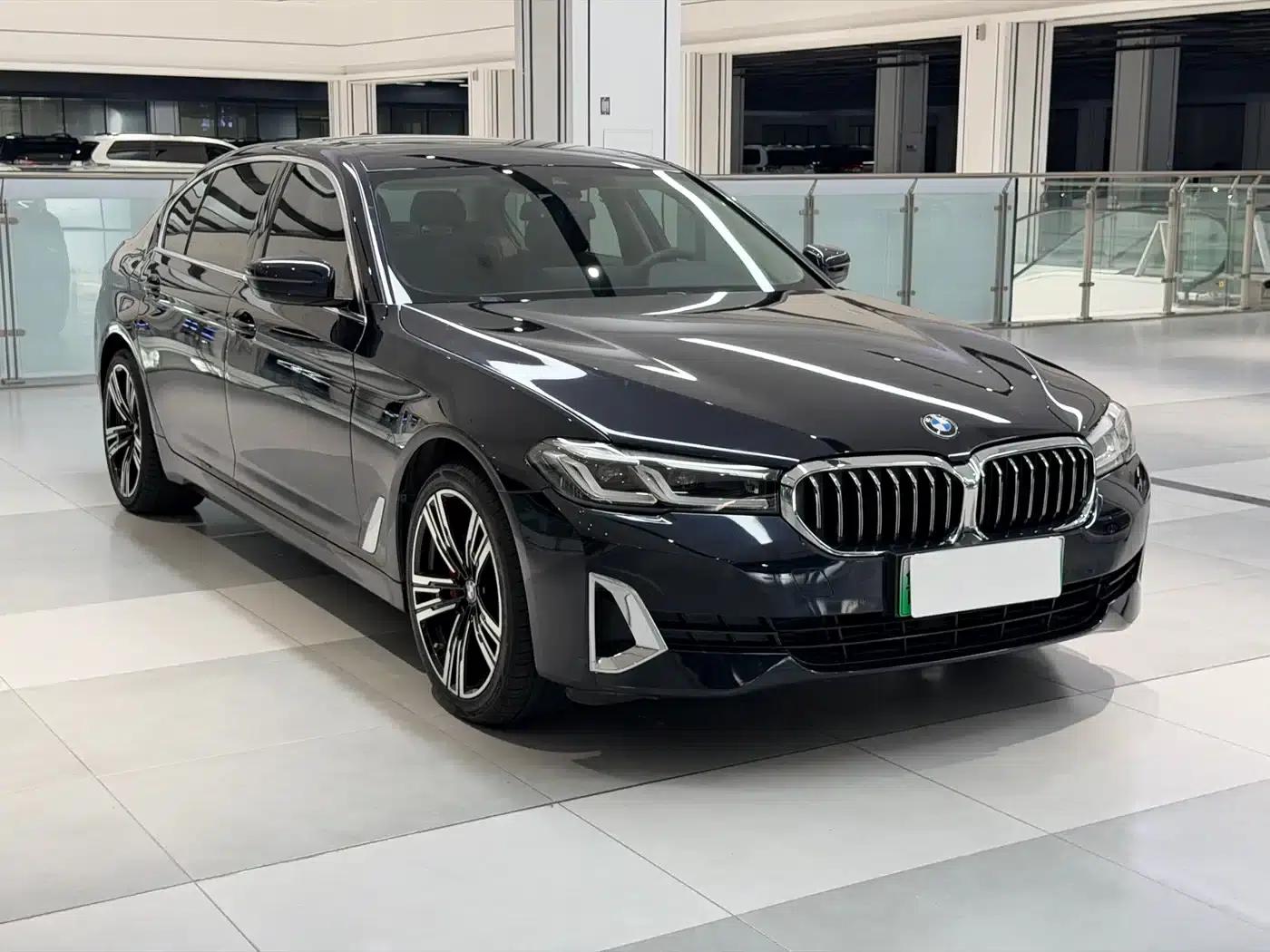 BMW 5 Series PHEV 2021 535Le Luxury Package — миниатюра 3