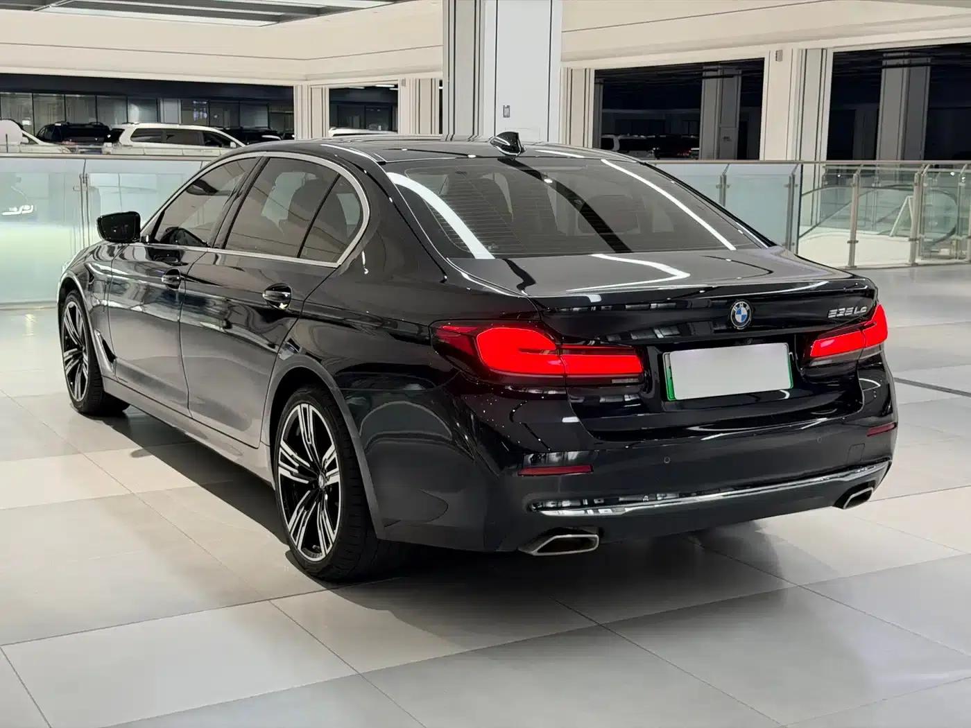 BMW 5 Series PHEV 2021 535Le Luxury Package — миниатюра 4
