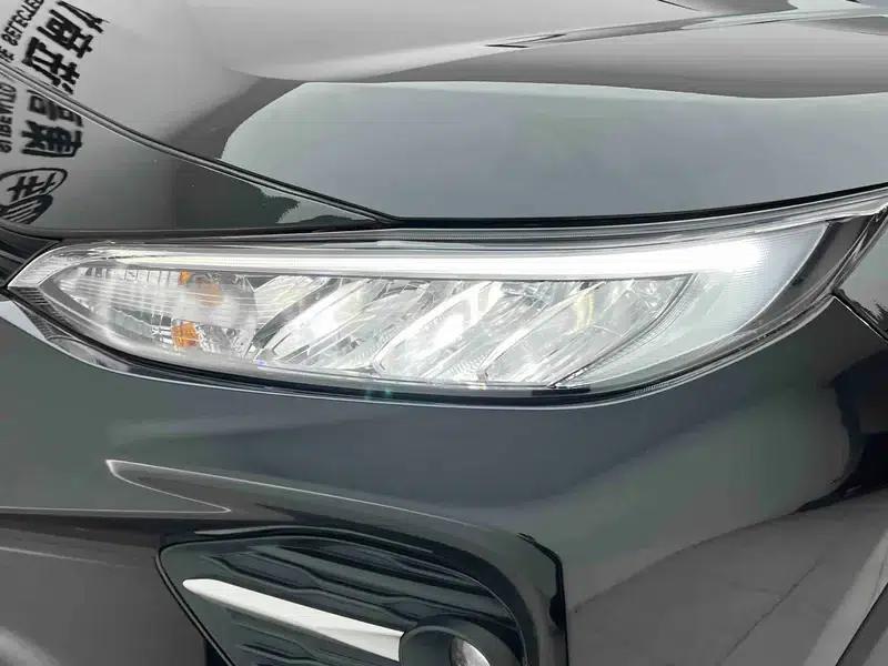 2023 Toyota RAV4 2.0L 2WD Leading Edition — миниатюра 8