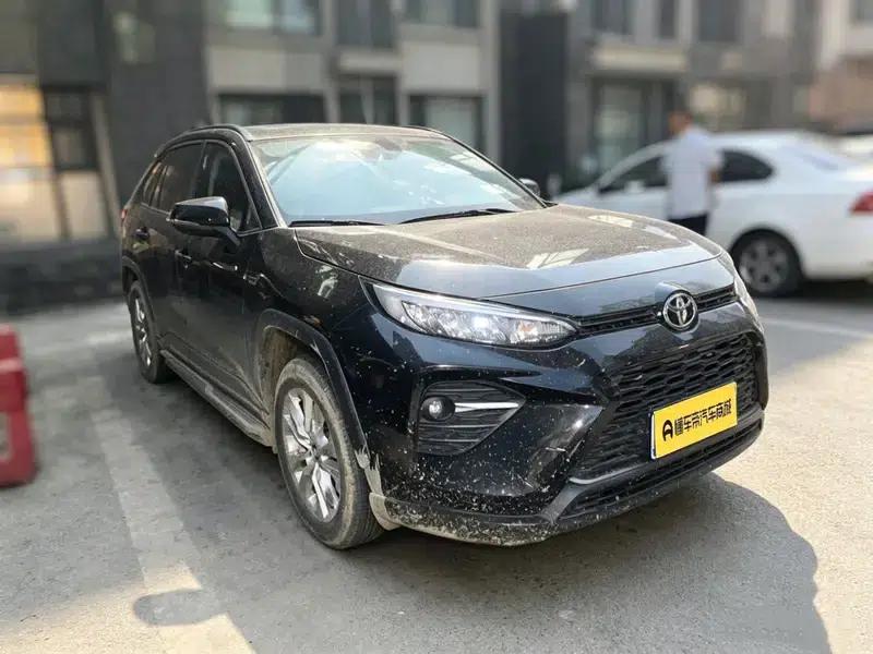 2020 Toyota RAV4 2.0L 2WD Leading Edition — миниатюра 3