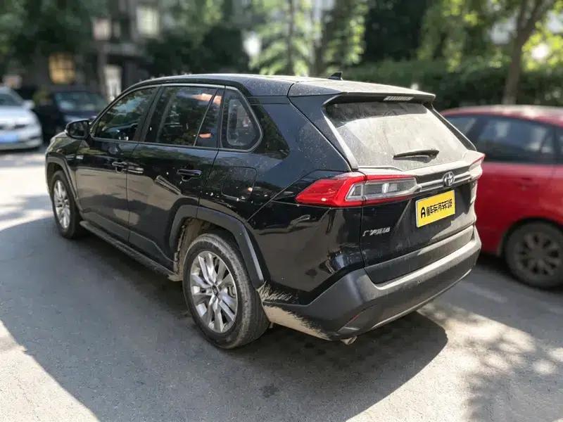 2020 Toyota RAV4 2.0L 2WD Leading Edition — миниатюра 6