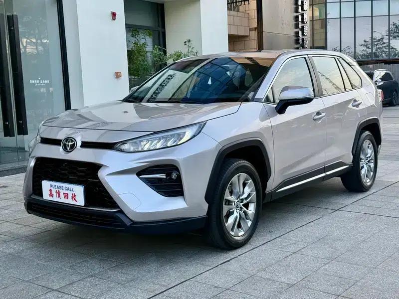 2022 Toyota RAV4 2.0L 2WD Knight Edition — миниатюра 1