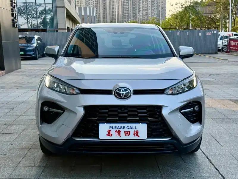 2022 Toyota RAV4 2.0L 2WD Knight Edition — миниатюра 2