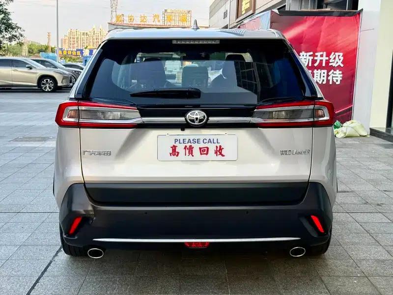 2022 Toyota RAV4 2.0L 2WD Knight Edition — миниатюра 6