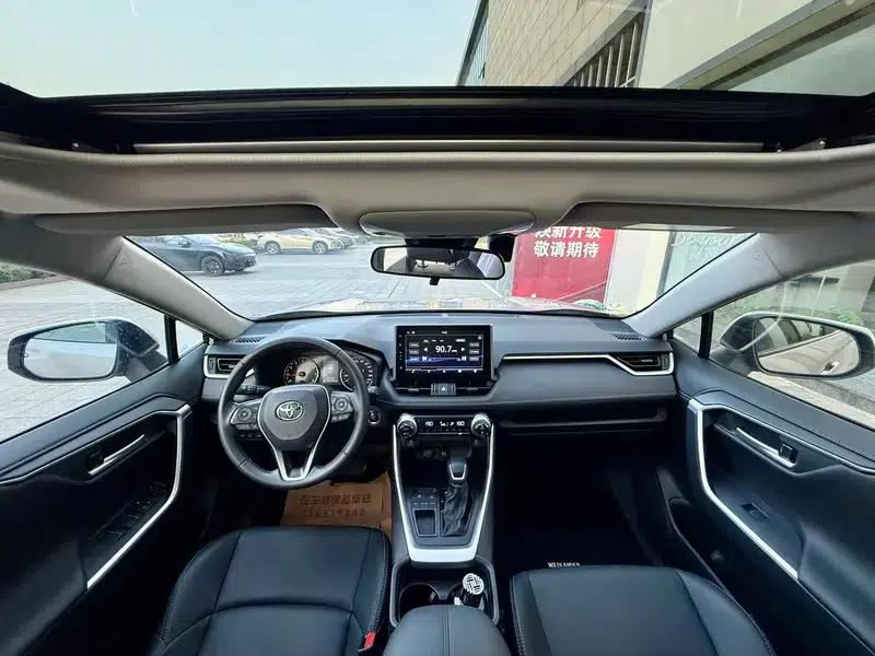 2022 Toyota RAV4 2.0L 2WD Knight Edition — миниатюра 7