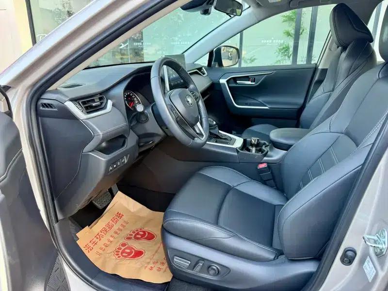 2022 Toyota RAV4 2.0L 2WD Knight Edition — миниатюра 8