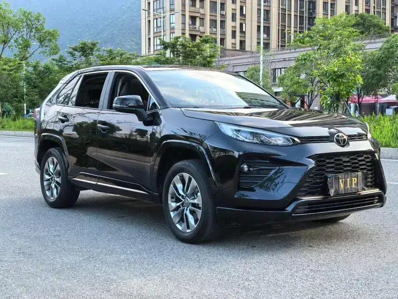 2024 Toyota RAV4 2.0L 2WD Leading Edition — миниатюра 3
