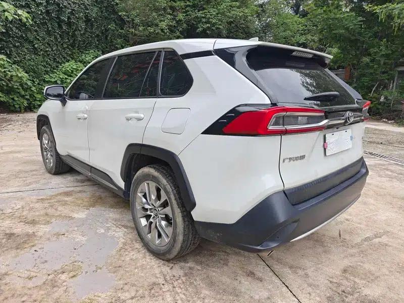 2021 Toyota RAV4 2.0L 2WD Luxury Edition — миниатюра 5