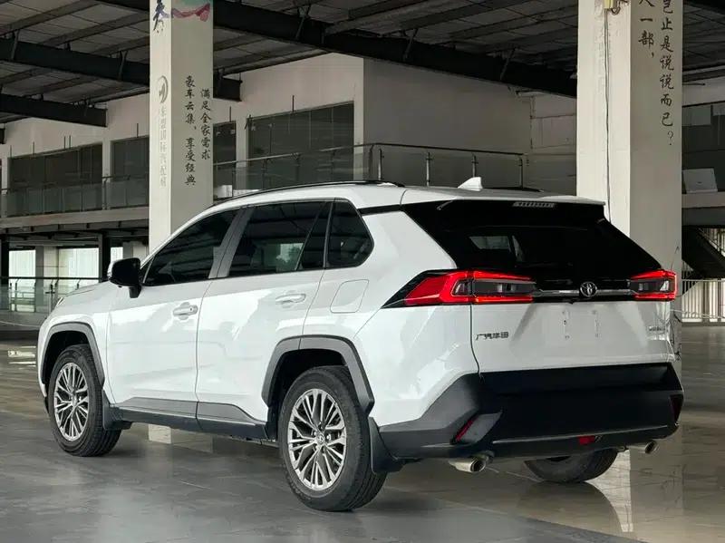 2023 Toyota RAV4 2.0L 2WD Luxury PLUS Edition — миниатюра 4