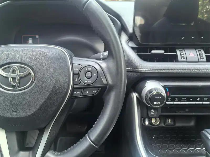 2023 Toyota RAV4 2.0L AWD Luxury Plus Edition — миниатюра 10