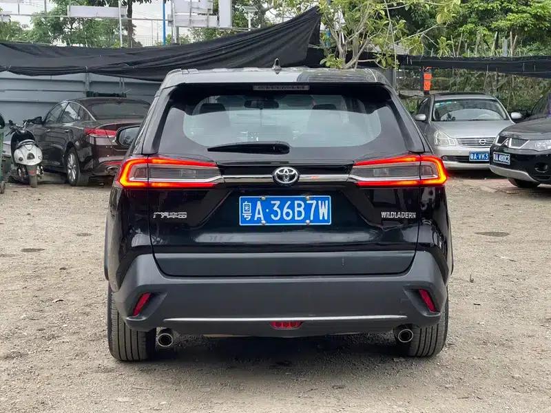 2020 Toyota RAV4 2.0L 2WD Leading Edition — миниатюра 5