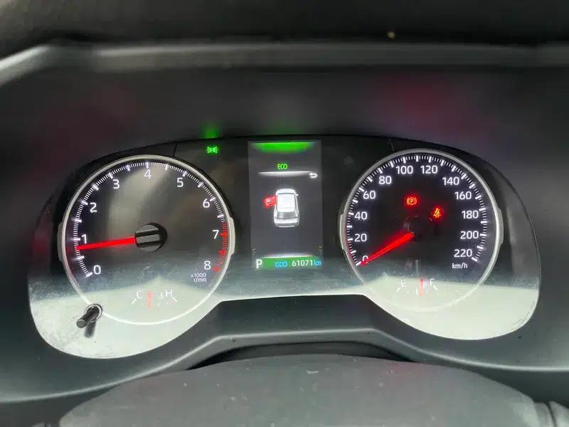 2020 Toyota RAV4 2.0L 2WD Leading Edition — миниатюра 8