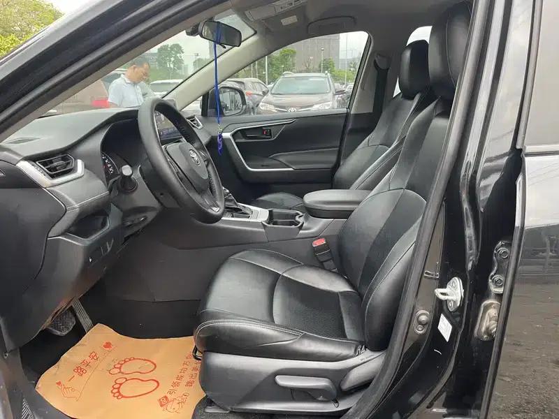 2020 Toyota RAV4 2.0L 2WD Leading Edition — миниатюра 9