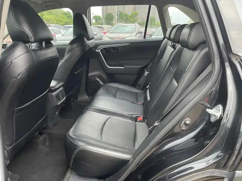 2020 Toyota RAV4 2.0L 2WD Leading Edition — миниатюра 10
