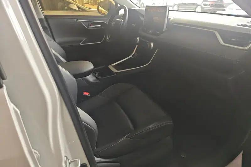 2022 Toyota RAV4 2.0L 2WD Luxury PLUS Edition — миниатюра 7