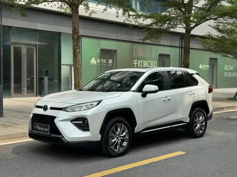 2023 Toyota RAV4 2.0L 2WD Urban Edition — миниатюра 1