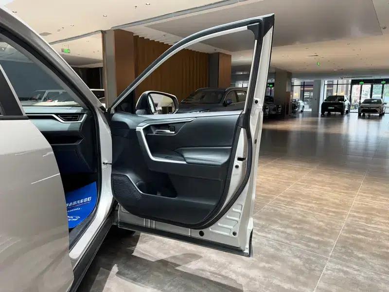 2020 Toyota RAV4 2.0L AWD Luxury Edition — миниатюра 30