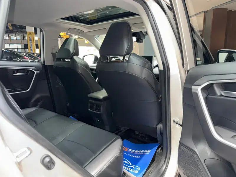 2020 Toyota RAV4 2.0L AWD Luxury Edition — миниатюра 31