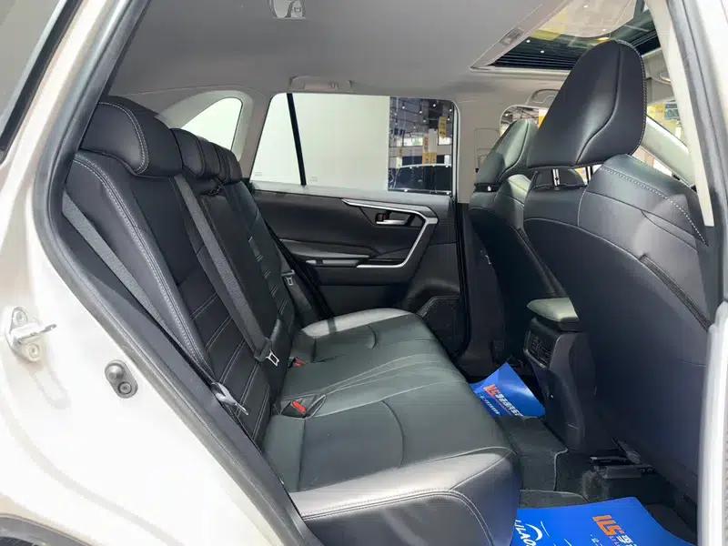 2020 Toyota RAV4 2.0L AWD Luxury Edition — миниатюра 33