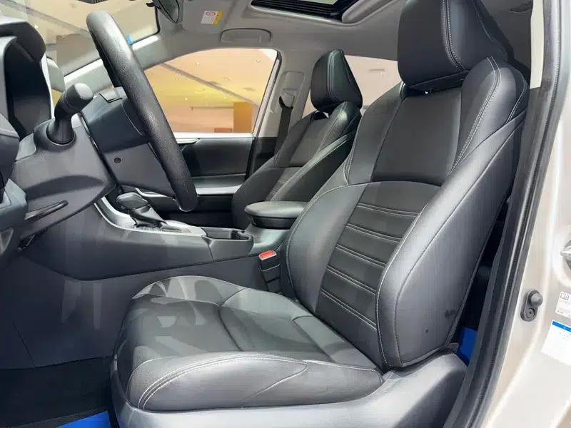 2020 Toyota RAV4 2.0L AWD Luxury Edition — миниатюра 34