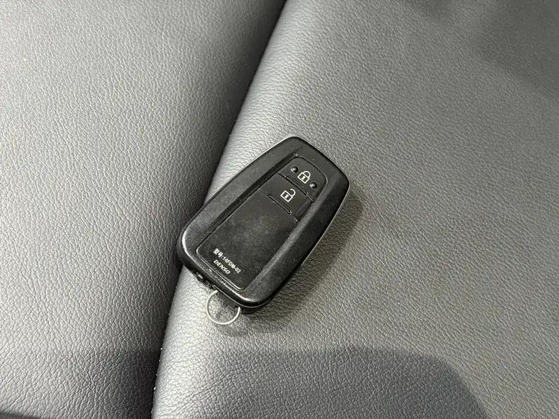 2020 Toyota RAV4 2.0L AWD Luxury Edition — миниатюра 8