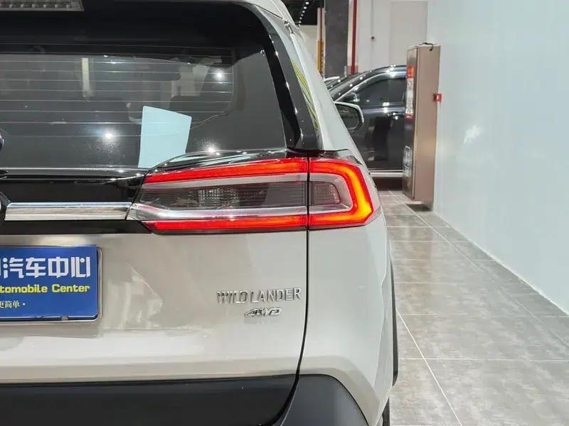 2020 Toyota RAV4 2.0L AWD Luxury Edition — миниатюра 10