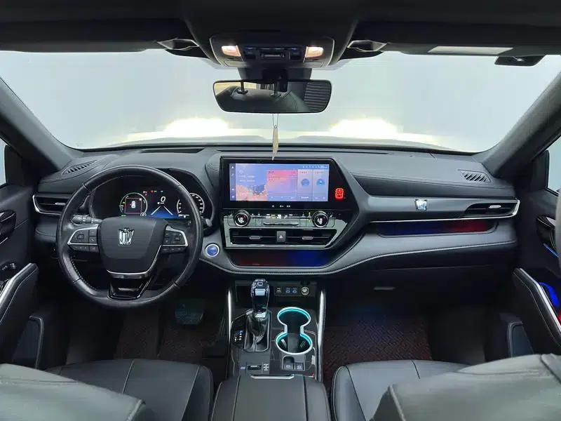 Crown Land Cruiser 2022 2.5L HEV 4WD Premium Edition — миниатюра 14