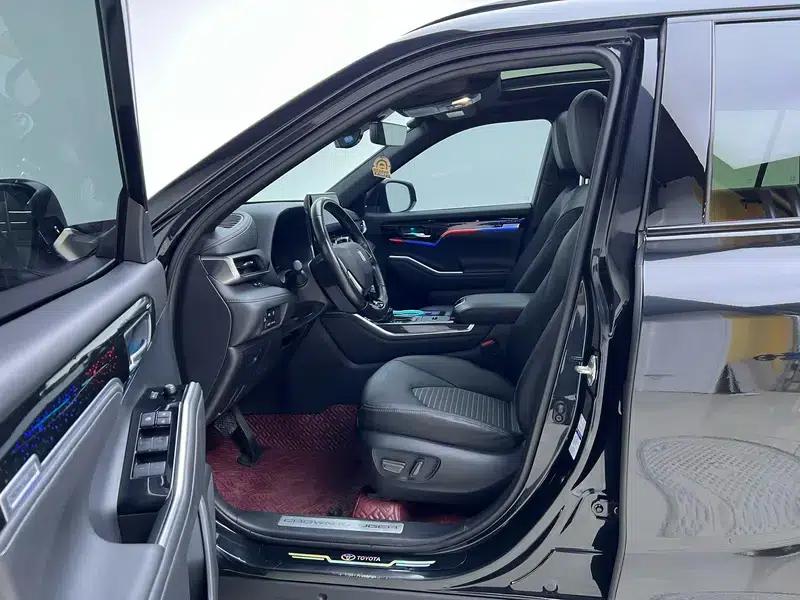 Crown Land Cruiser 2022 2.5L HEV 4WD Premium Edition — миниатюра 17