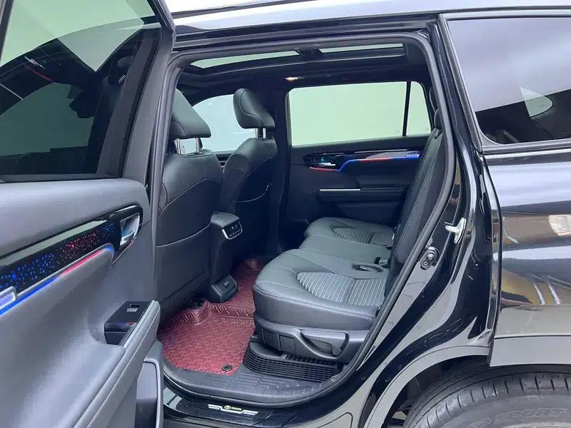 Crown Land Cruiser 2022 2.5L HEV 4WD Premium Edition — миниатюра 18