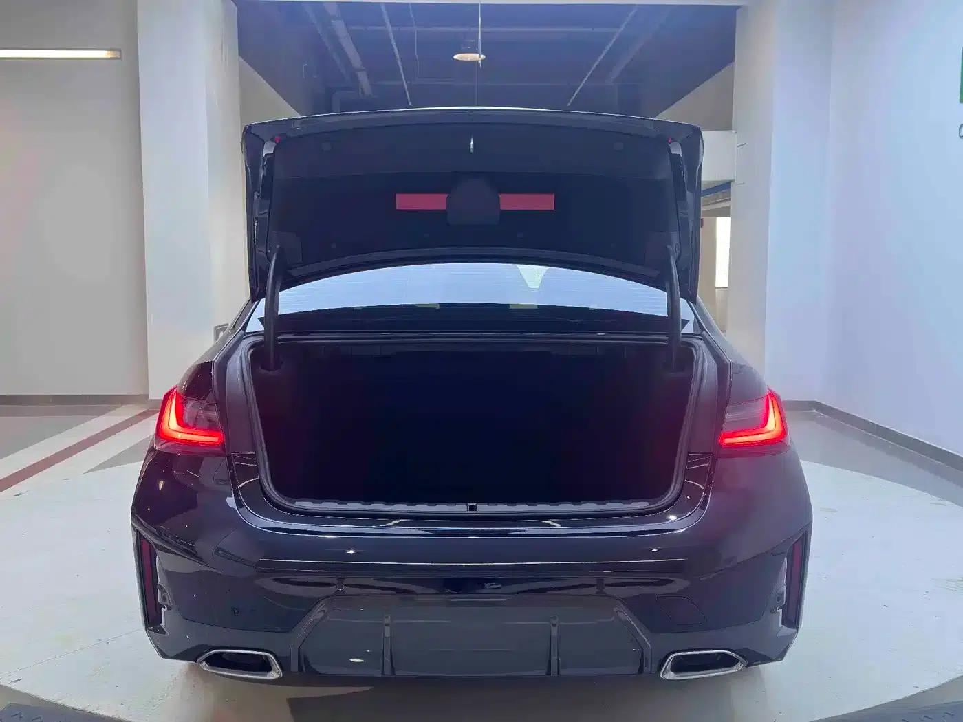 2023 BMW 3 Series 320Li M Sport Package — миниатюра 8
