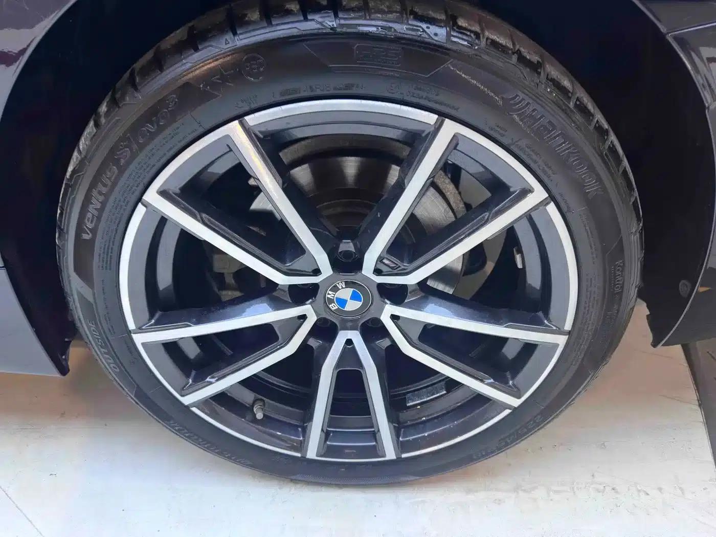 2023 BMW 3 Series 320Li M Sport Package — миниатюра 10