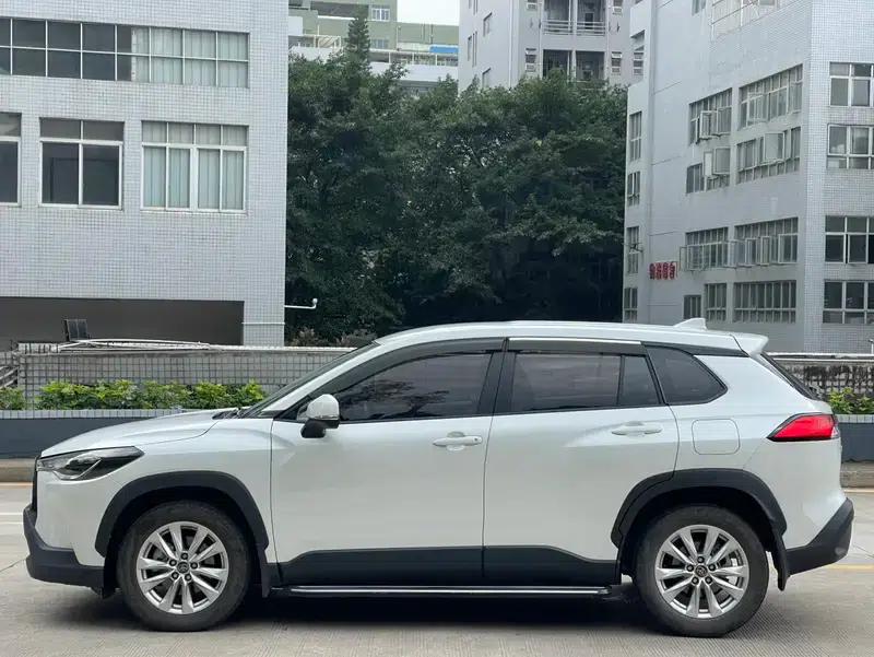 2022 Toyota Corolla Sharp 2.0L Luxury Edition — миниатюра 3
