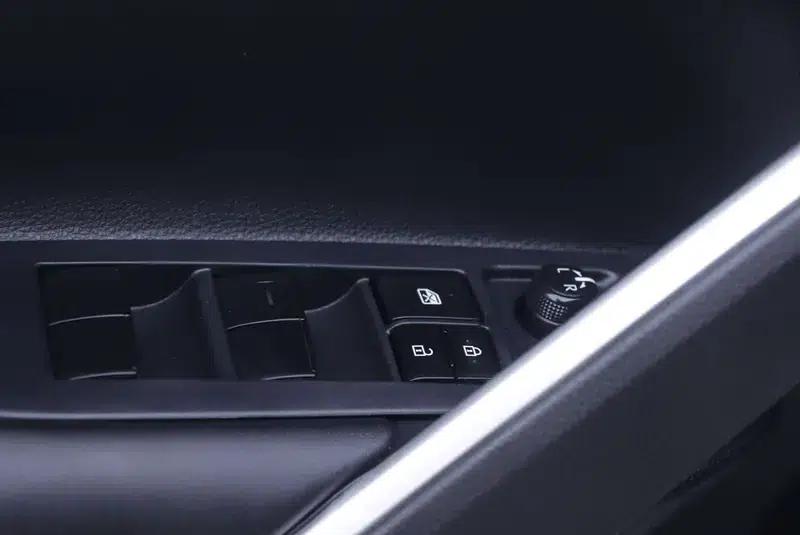 2023 Toyota Corolla Sharp 2.0L Intelligent Hybrid Pioneer Edition — миниатюра 23
