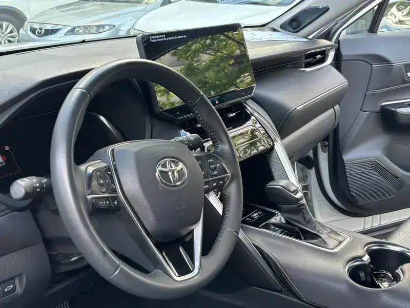 Venza 2023 2.0L CVT 2WD Premium Edition — миниатюра 13