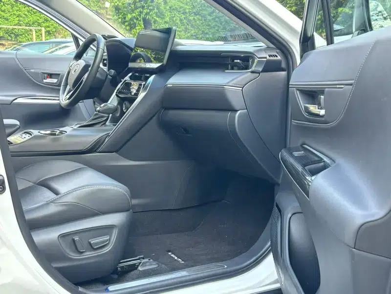 Venza 2023 2.0L CVT 2WD Premium Edition — миниатюра 8
