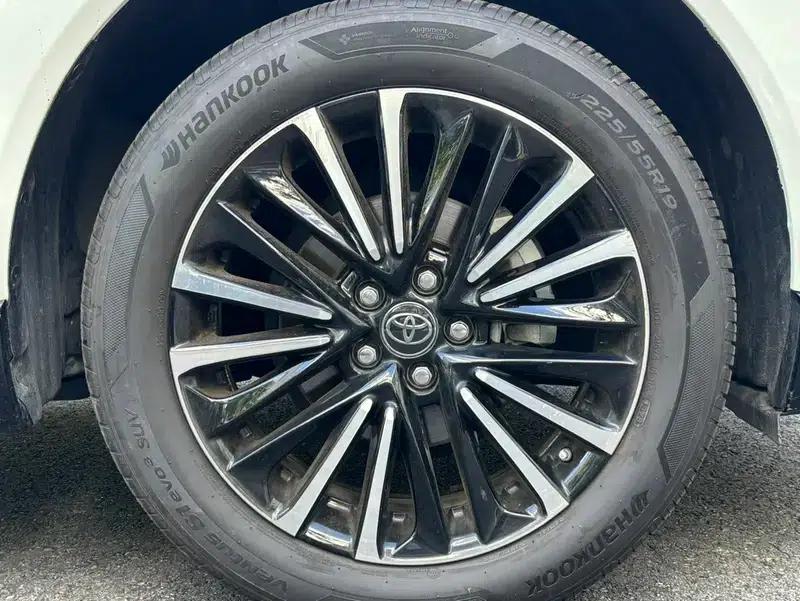 Venza 2023 2.0L CVT 2WD Premium Edition — миниатюра 9